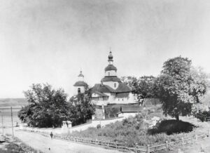 Якими були церкви Новгород-Сіверського повіту понад 160 років тому: історичний список священнослужителів