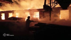 У Новгород-Сіверському за ніч зафіксували 6 ударів БпЛА: сталися пожежі